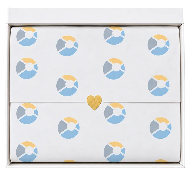 Interior de caja de regalo para bebé con papel corporativo personalizado