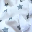 suave-manta-estampada.estrellas-5.webp
