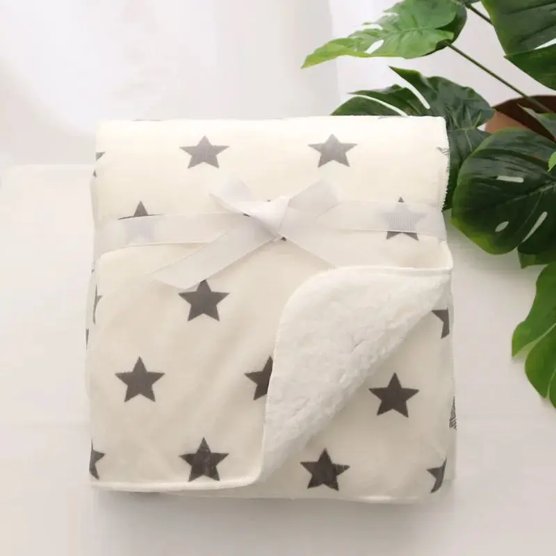 suave-manta-estampada.estrellas-9.webp